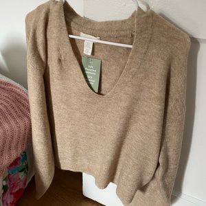 H&M soft knit sweater v neck - tan / brown - sz Sm NWT